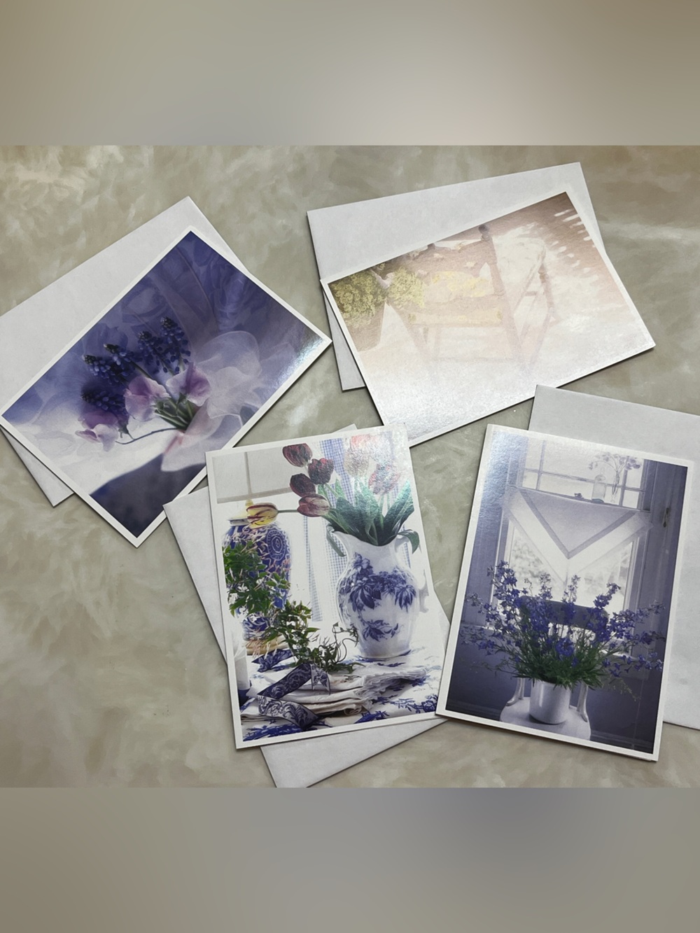 Set of 4 Note / Postal cards & 4 envelopes Blue Lavender white Floral Tones